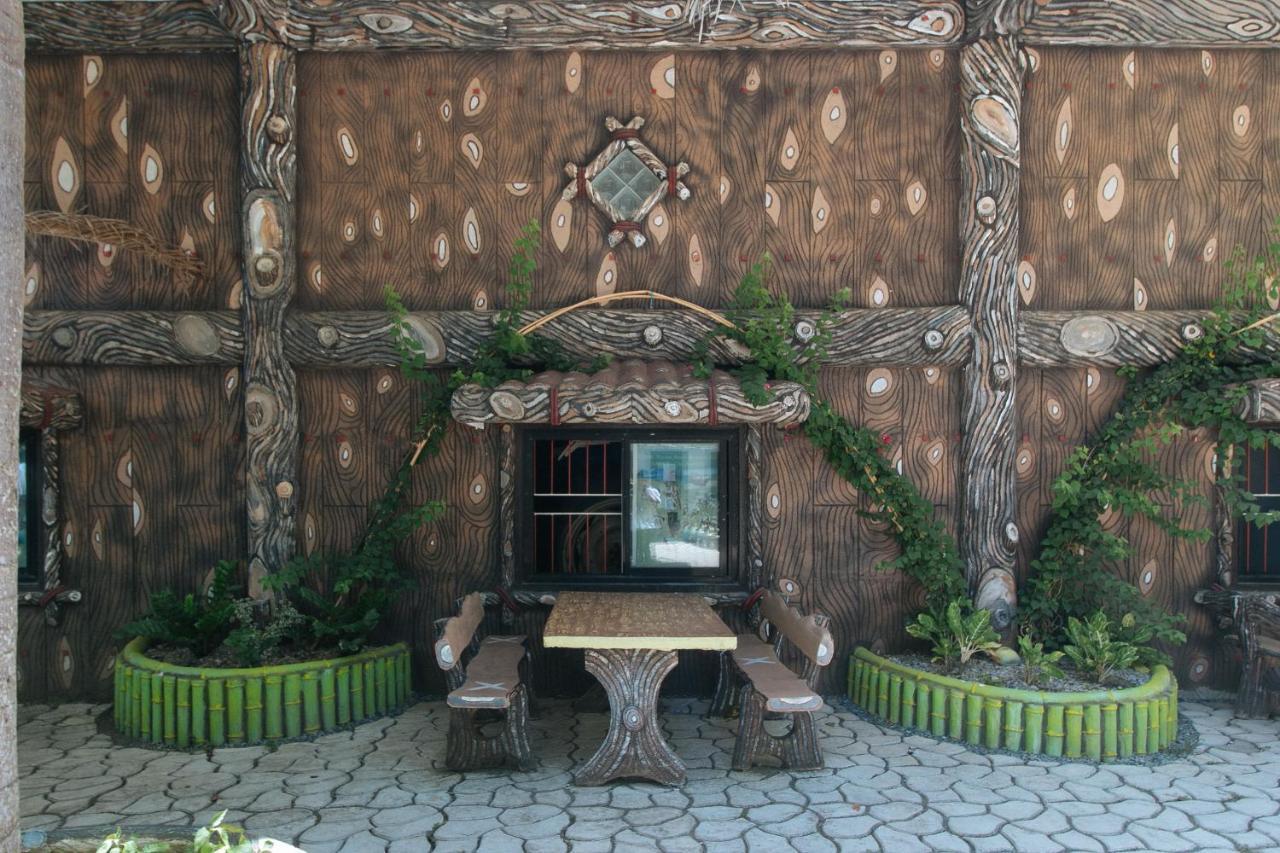 RedDoorz @ SeaSun Beach Resort&Hotel Zambales Santa Cruz  Exterior foto